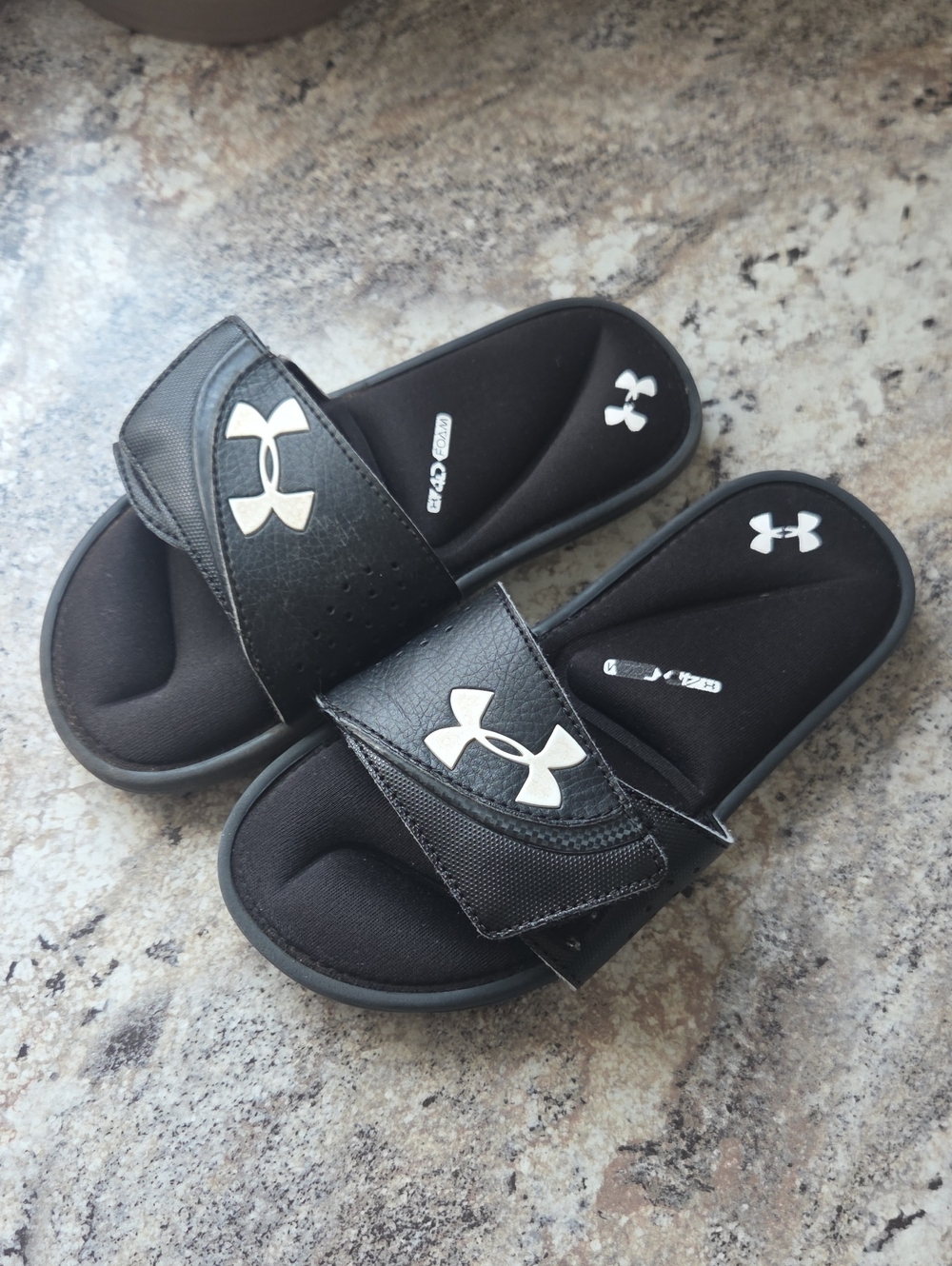 Under Armour Kids Black Slide Sandals with White Logo Size 2